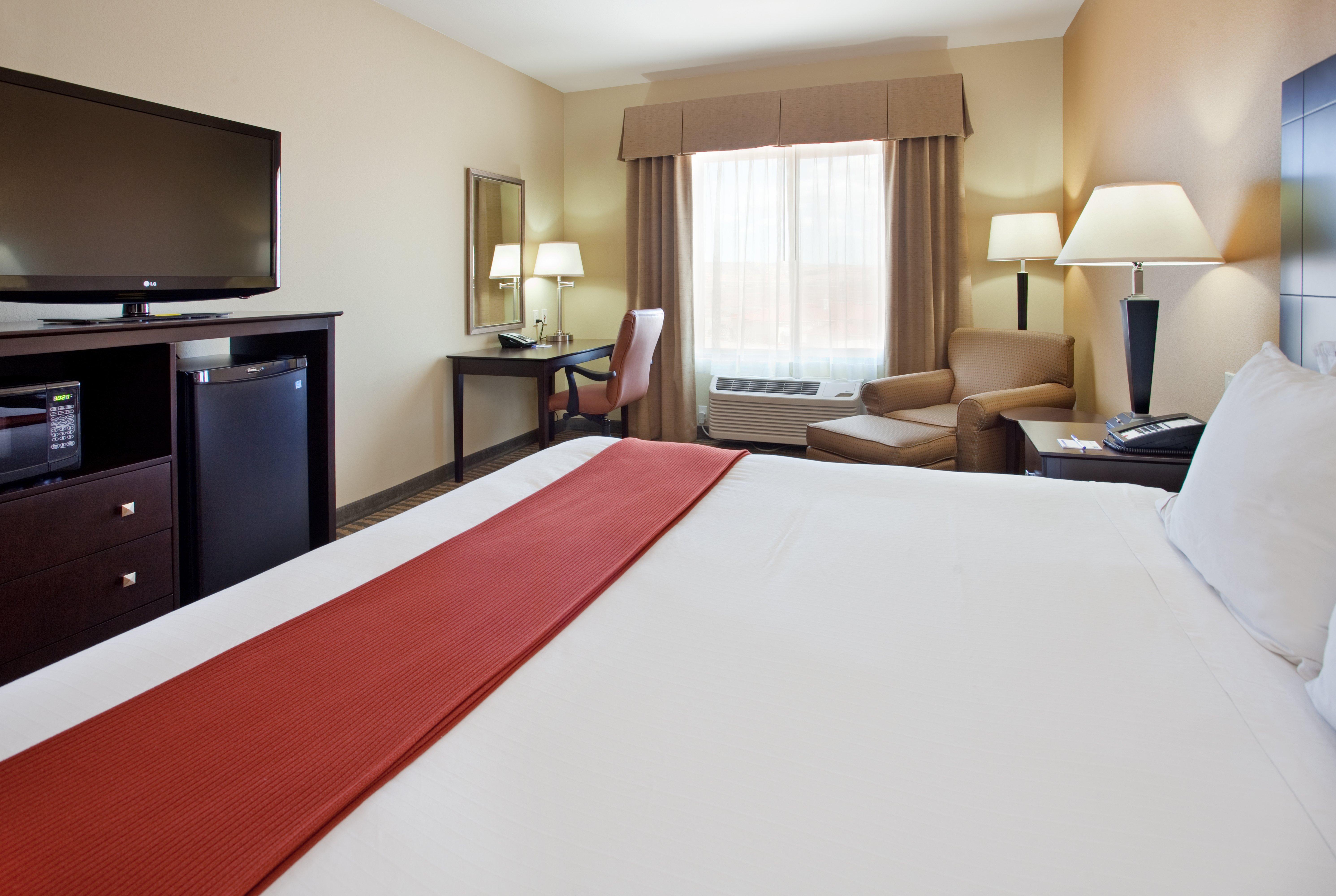 Holiday Inn Express & Suites Gallup East By Ihg Exterior photo