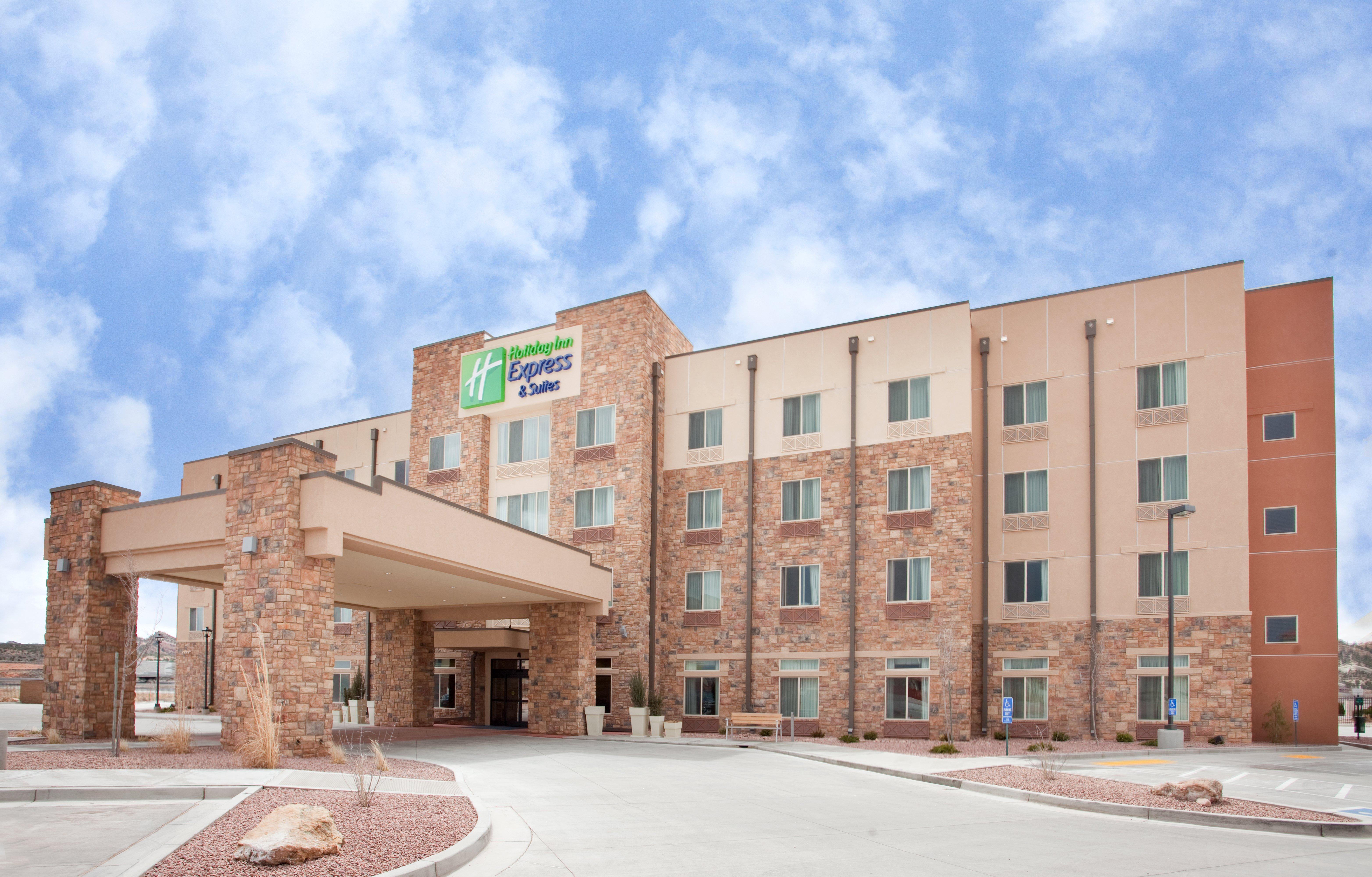 Holiday Inn Express & Suites Gallup East By Ihg Exterior photo